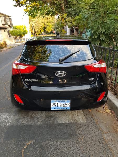 Hyundai Elantra • 2013 • 129,127 km 10