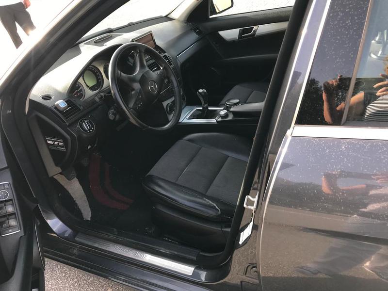 Mercedes-Benz 200 D • 2008 • 228 km 4