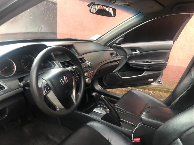 Honda Accord • 2010 • 2,010 km 3