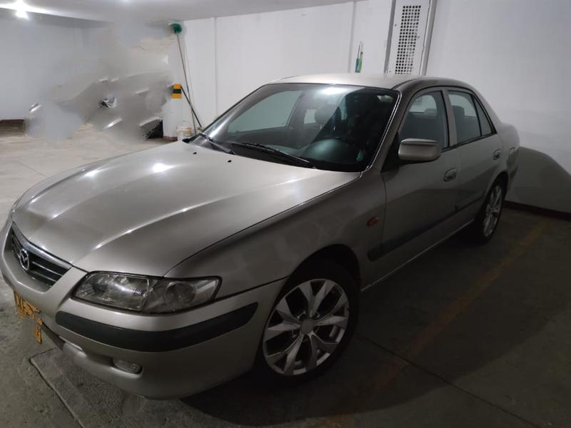Mazda 626 • 2002 • 160,000 km 2