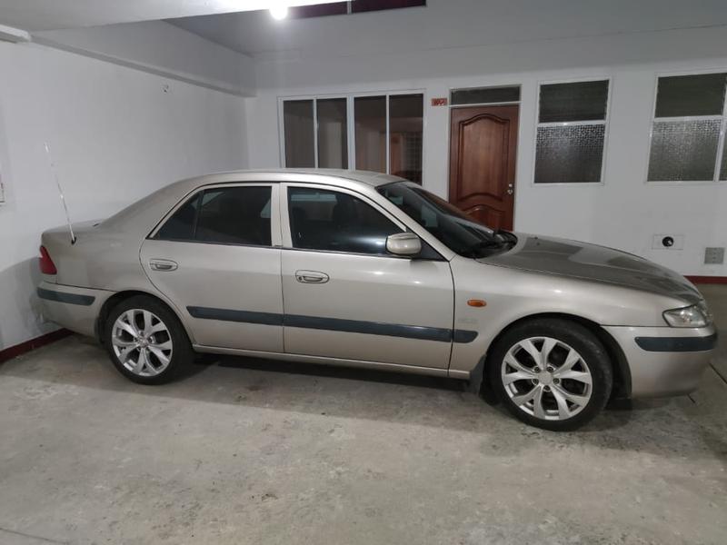 Mazda 626 • 2002 • 160,000 km 3