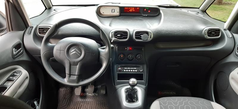 Citroën C3 Picasso • 2013 • 117,000 km 10