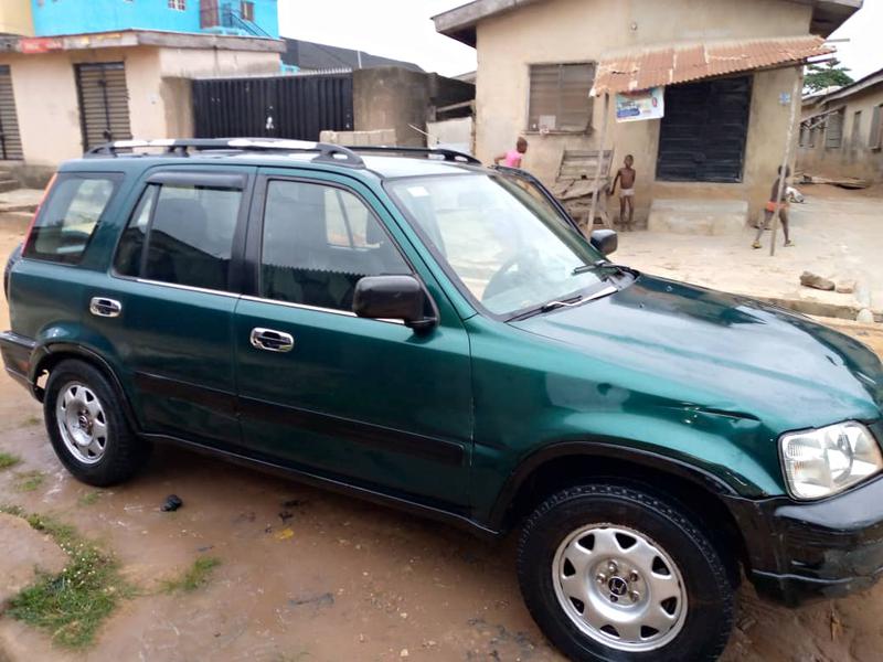 Honda CR-V • 1999 • 14,935 km 3