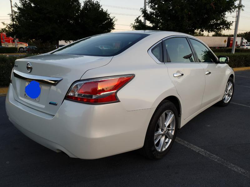 Nissan Altima • 2015 • 90,000 km 25