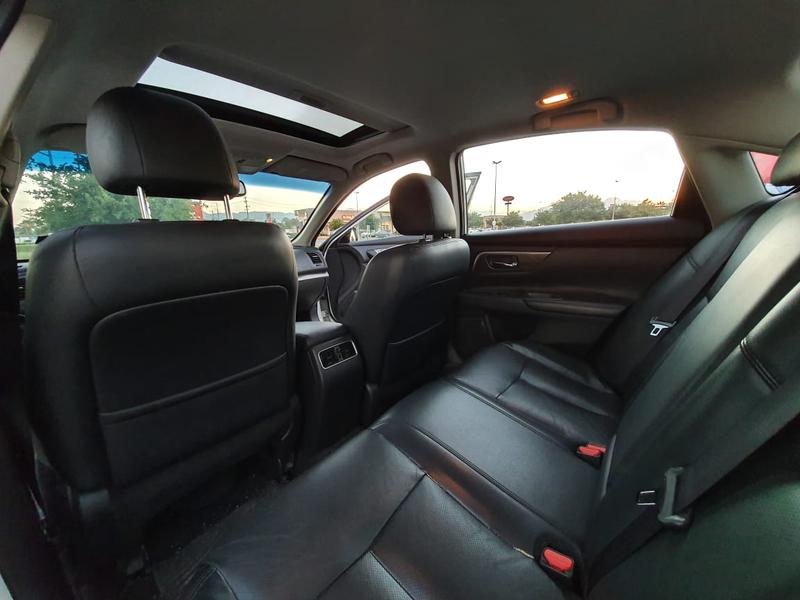 Nissan Altima • 2015 • 90,000 km 17