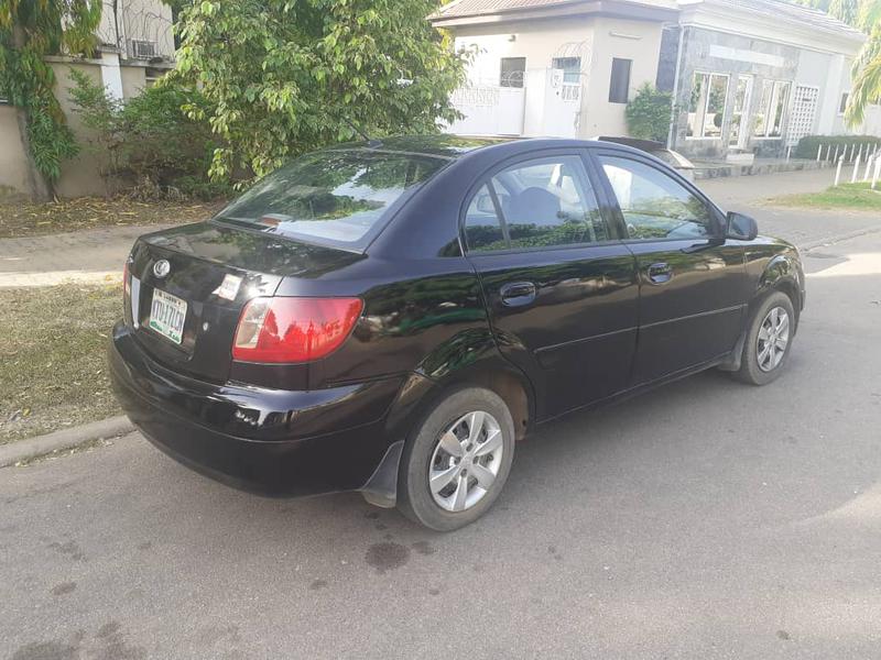 Kia Rio • 2008 • 98,456 km 3