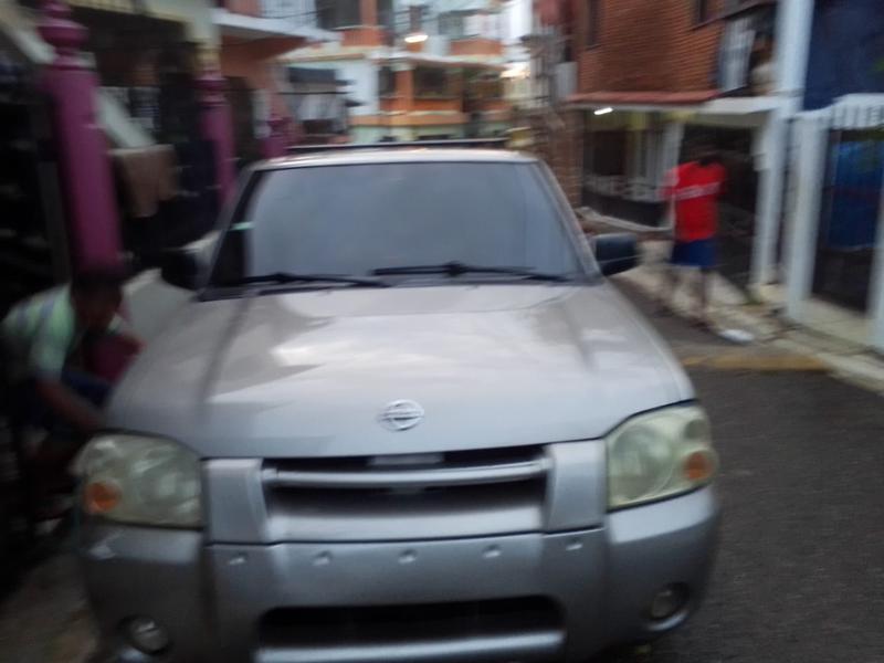 Nissan Frontier • 2004 • 143,401 km 4