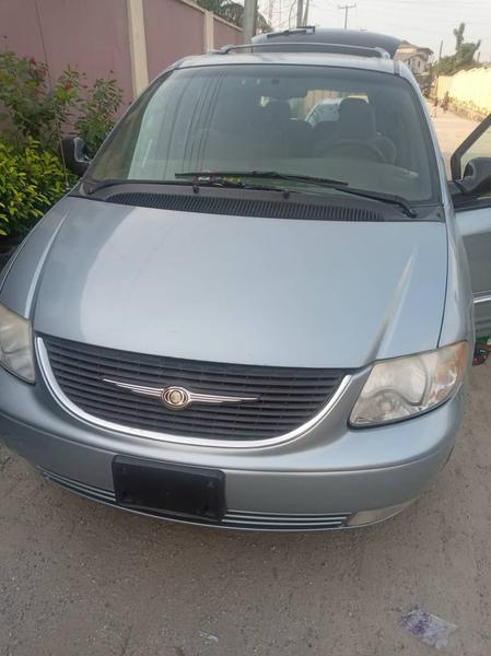 Chrysler Town & Country • 2003 • 163,650 km 2