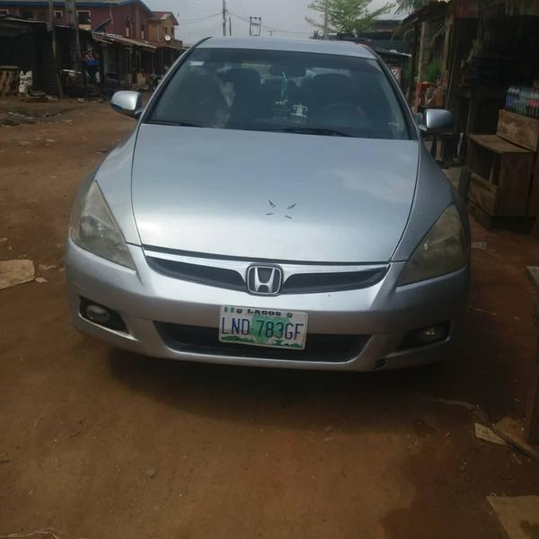 Honda Accord • 2004 • 18,000 km 7