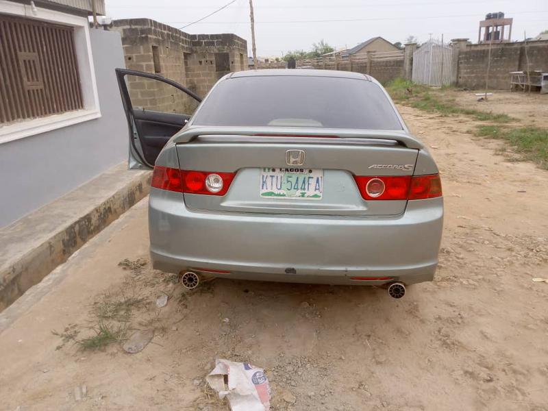 Honda Accord • 2005 • 87,526 km 3