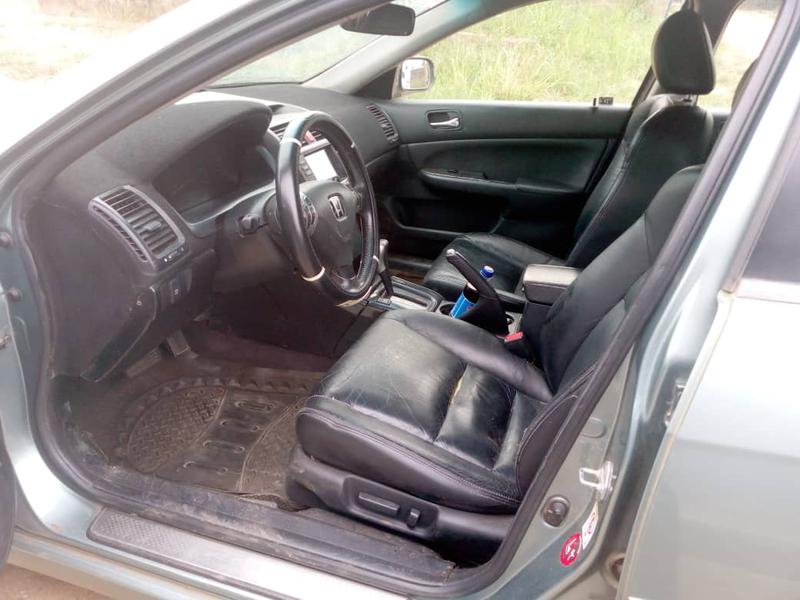 Honda Accord • 2005 • 87,526 km 4