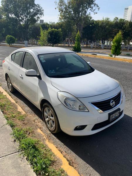 Nissan Versa • 2013 • 91,000 km 4