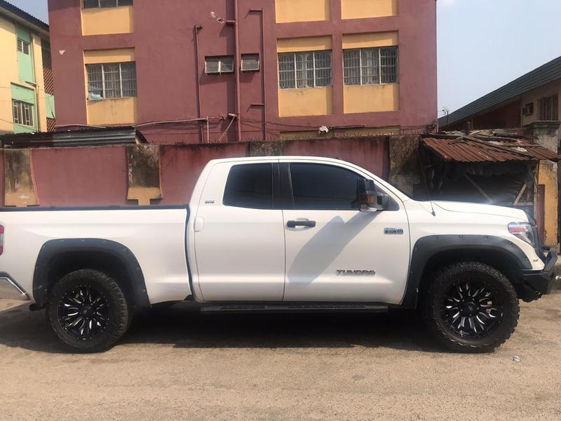 Toyota Tundra • 2017 • 40,000 km 14