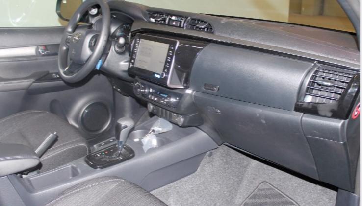 Toyota Hilux • 2020 • 100 km 4