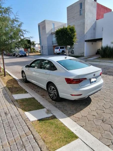 Volkswagen Jetta • 2019 • 65,000 km 2