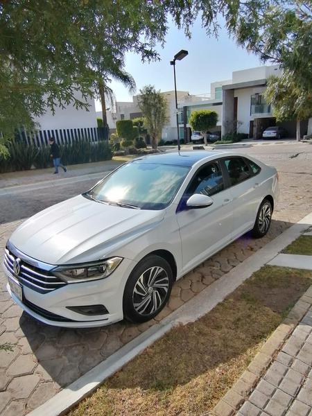 Volkswagen Jetta • 2019 • 65,000 km 3