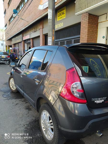 Renault Sandero • 2012 • 110,000 km 3