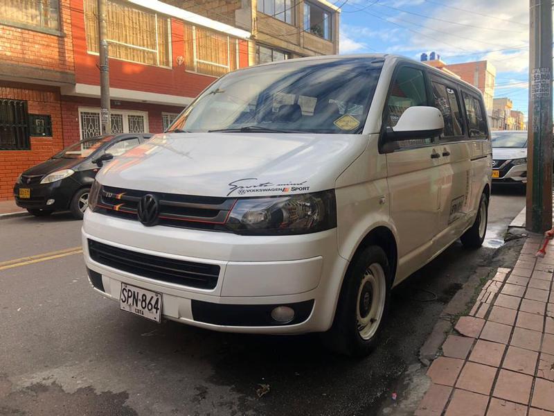 Volkswagen T5 Transporter Shuttle • 2011 • 225,000 km 2
