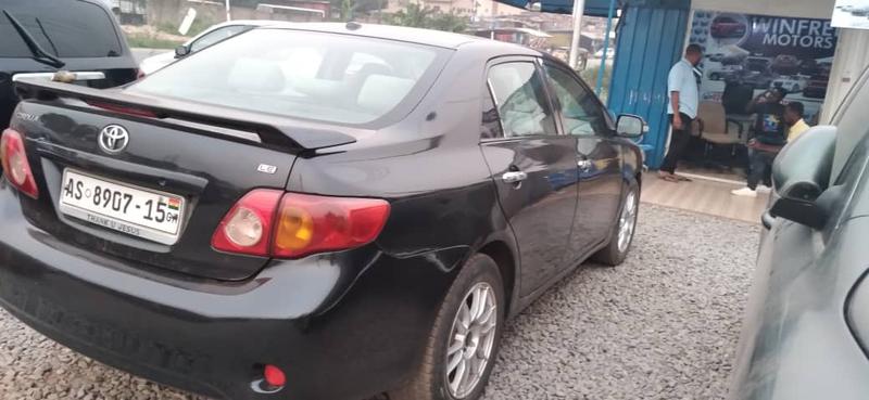 Toyota Corolla XEI • 2010 • 114,000 km 3