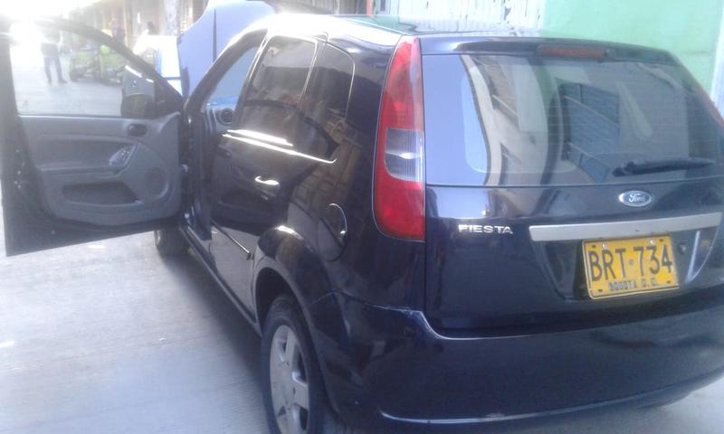 Ford Fiesta • 2005 • 174,000 km 5