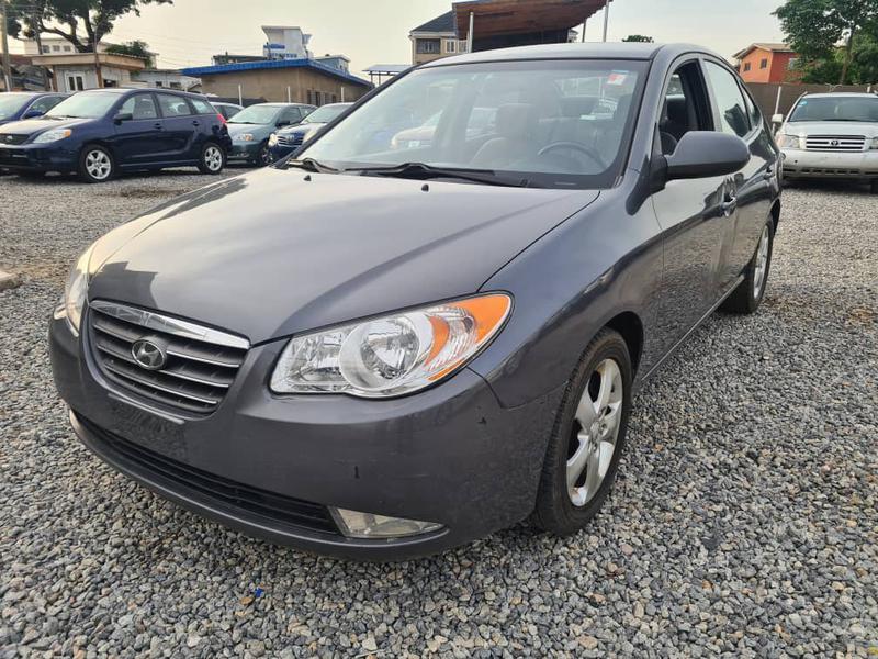 Hyundai Elantra • 2008 • 183,497 km 3