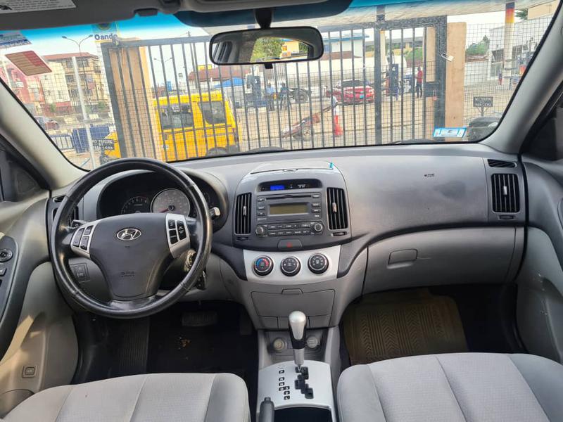 Hyundai Elantra • 2008 • 183,497 km 4