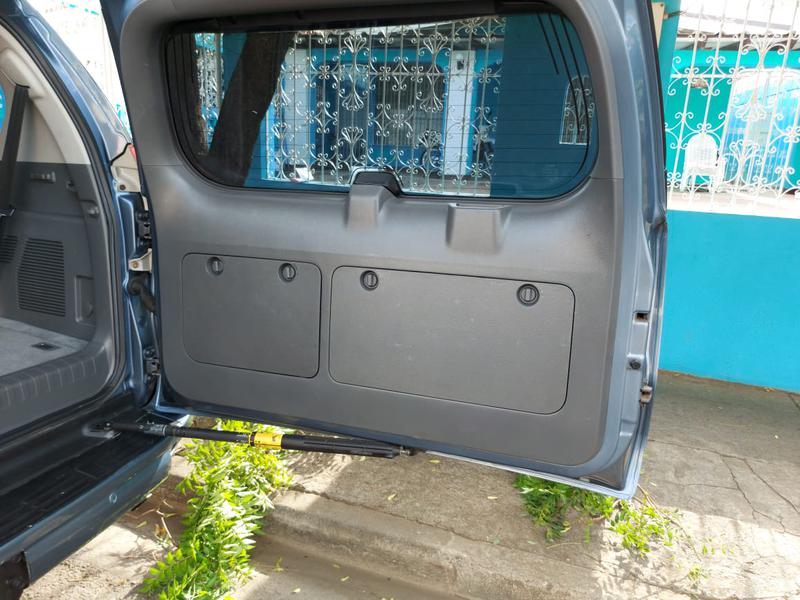 Toyota Land Cruiser • 2013 • 100 km 9