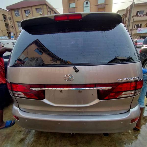 Toyota Prius • 2010 • 10,115 km 7