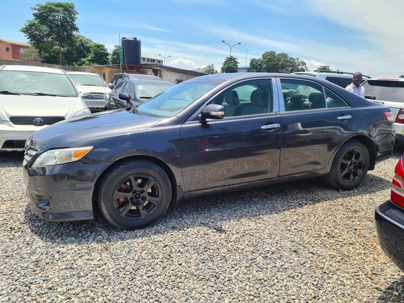 Toyota Camry • 2010 • 23,592 km 3