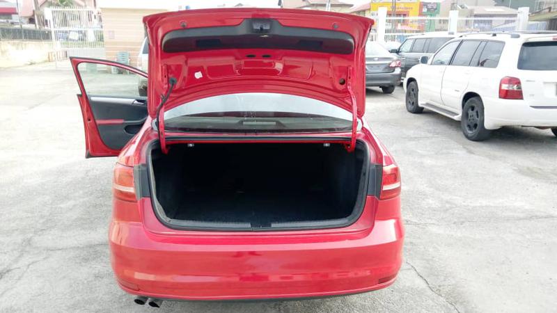 Volkswagen Jetta • 2015 • 89,047 km 3