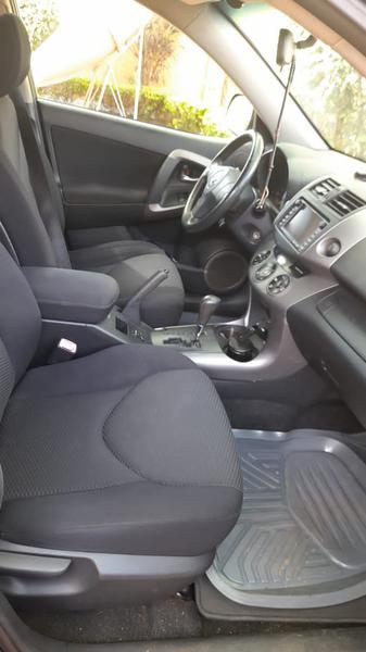 Toyota RAV4 • 2007 • 114,000 km 9