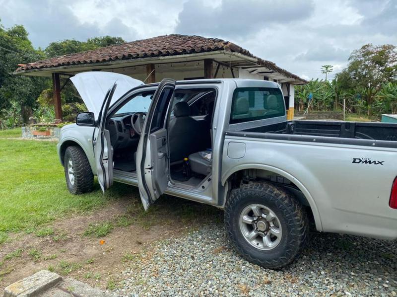 Chevrolet Luv • 2005 • 313,000 km 8