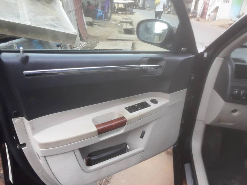 Chrysler 300 C • 2017 • 111,776 km 7