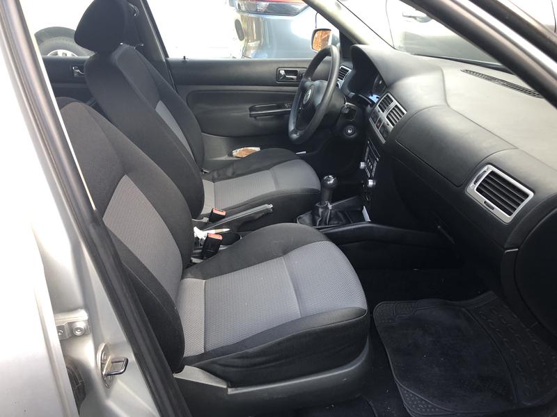 Volkswagen Jetta • 2009 • 162,000 km 4