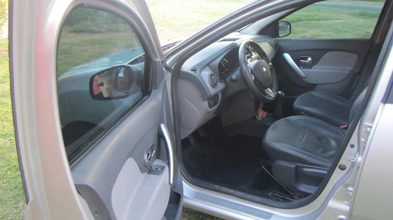 Renault Logan • 2014 • 114,000 km 15