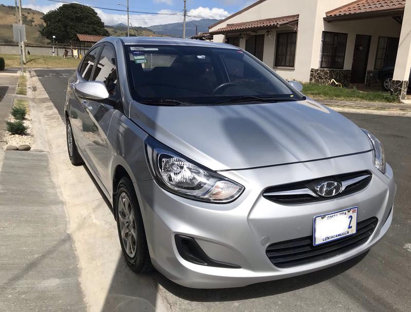 Hyundai Accent • 2012 • 107,000 km 3