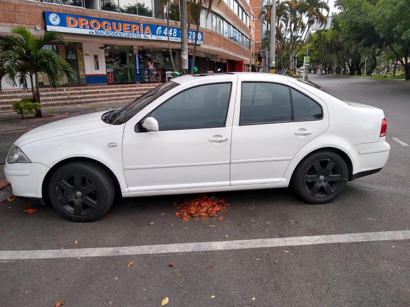 Volkswagen Jetta • 2012 • 107,234 km 1