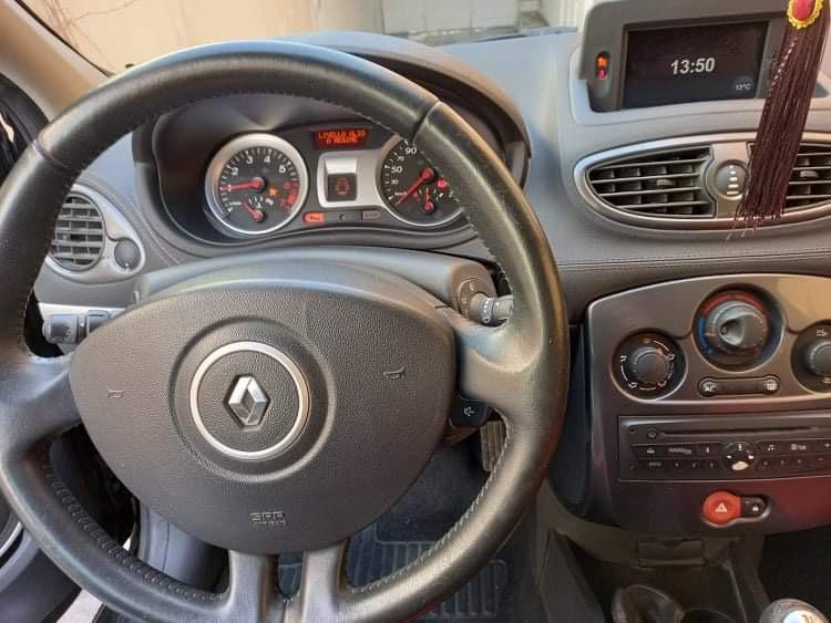 Renault Clio • 2010 • 154,000 km 10
