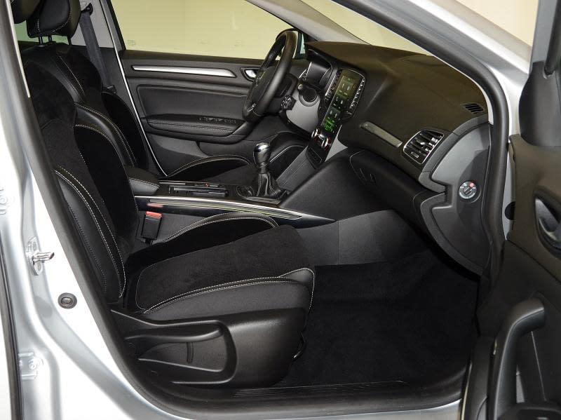 Renault Meganne • 2017 • 21,089 km 5