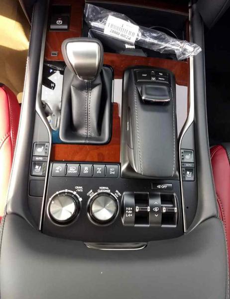 Lexus LX • 2020 • 1 km 1