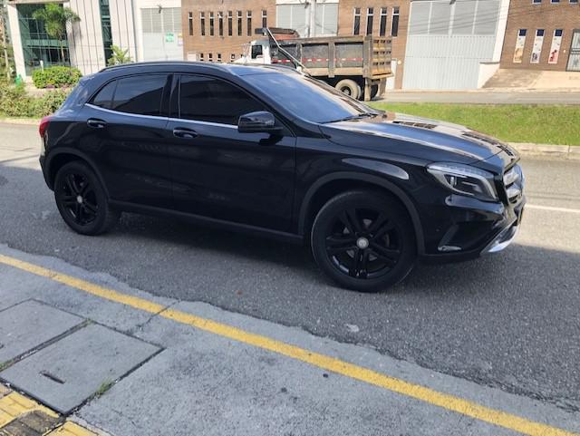 Mercedes-Benz GLA • 2015 • 65,000 km 6