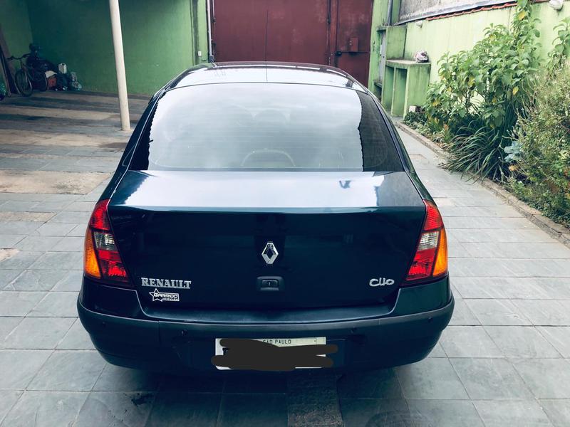 Renault Clio • 2004 • 179,000 km 1