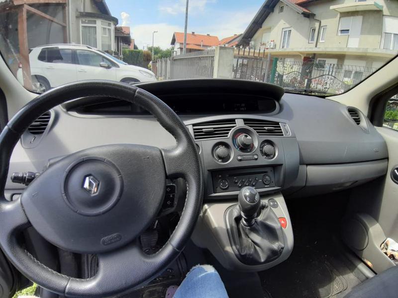 Renault Mégane Scénic • 2007 • 204,000 km 2