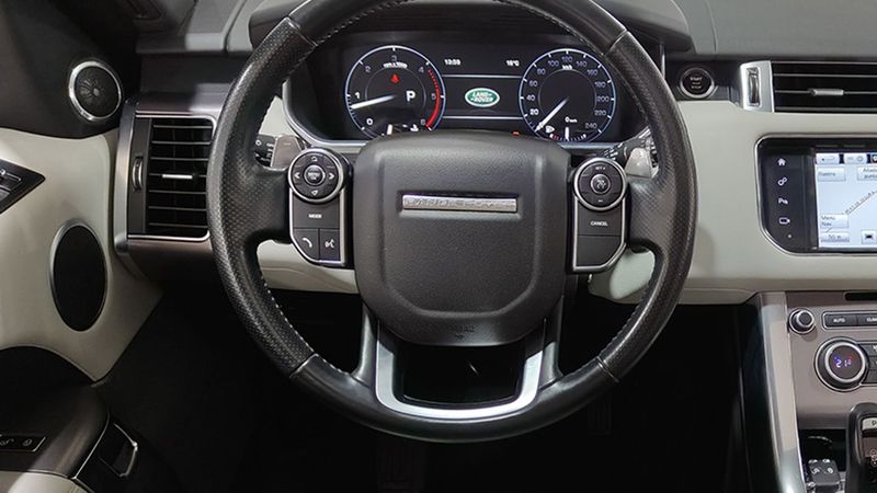 Land Rover Range Rover Sport • 2016 • 102,000 km 10