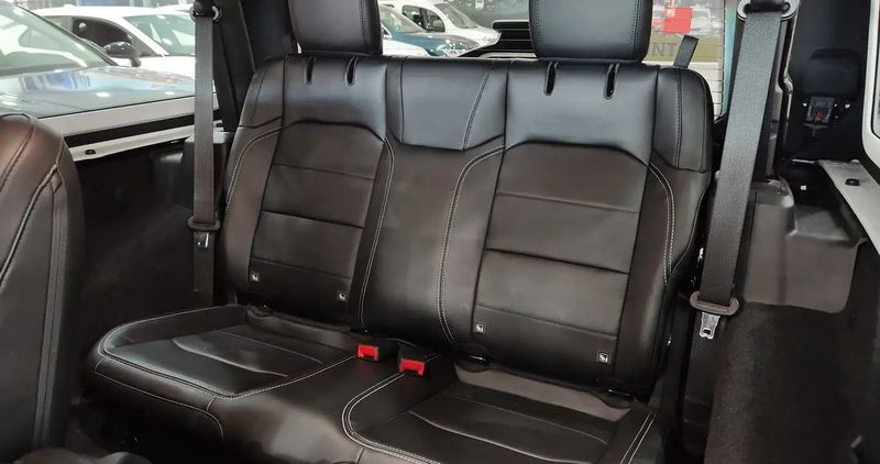 Jeep Wrangler • 2020 • 17,000 km 7