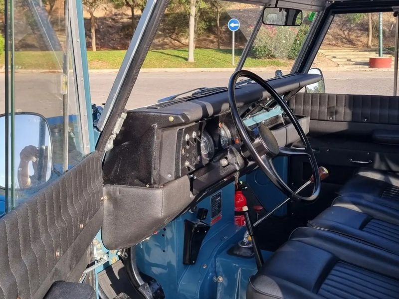 Land Rover LR3 • 1976 • 65,800 km 8