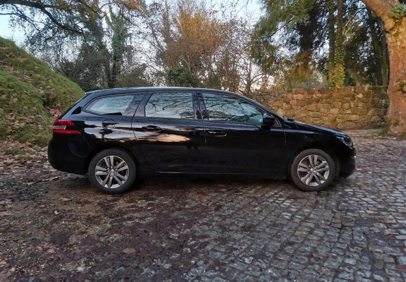 Peugeot 308 • 2017 • 120,000 km 2