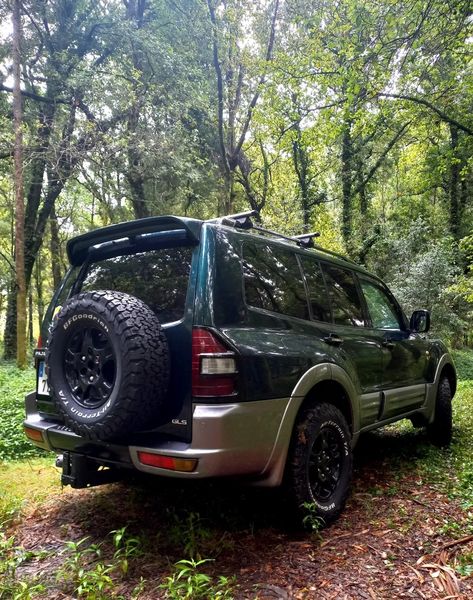 Mitsubishi Pajero • 2000 • 180,000 km 3