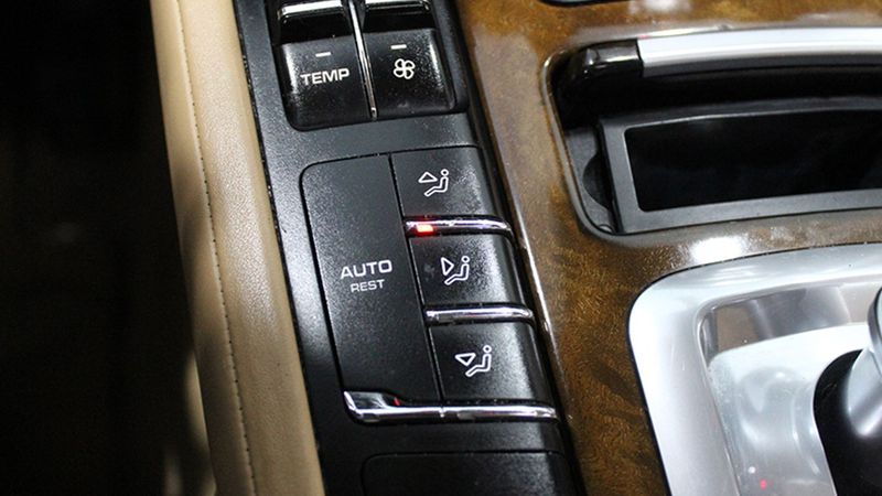 Porsche Cayenne • 2014 • 144,535 km 2