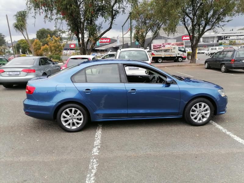 Volkswagen Jetta • 2015 • 165,000 km 3
